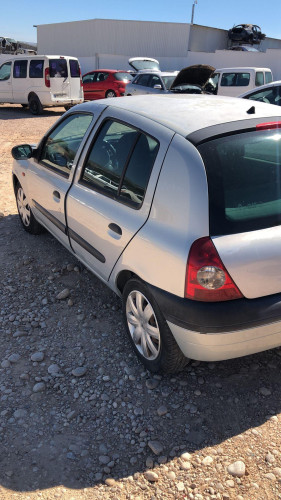 RENAULT CLIO II FASE II (B/CB0) — автомобиль-донор на запчасти 