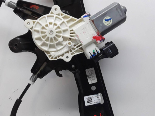 ELEVALUNAS DELANTERO IZQUIERDO Ford FOCUS BERLINA (CB8) 