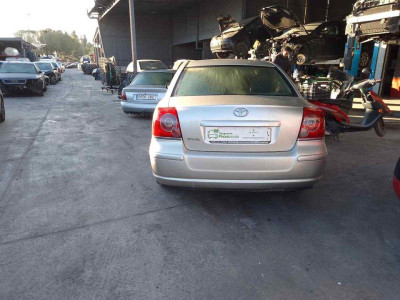 TOYOTA AVENSIS BERLINA (T25)