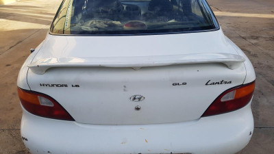 PORTON TRASERO Hyundai Lantra Berlina (RD)(1996->)
