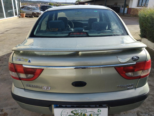 PORTON TRASERO Renault Megane I Berl./ Berl. con portón (BA0)(08.1995->) RENAULT Megane I Berl./ Berl. con portón (BA0)(08.1995->) 