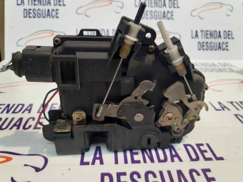  CERRADURA PUERTA TRASERA DERECHA 