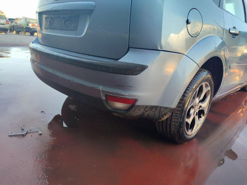  FORD FOCUS BERLINA (CAP) 