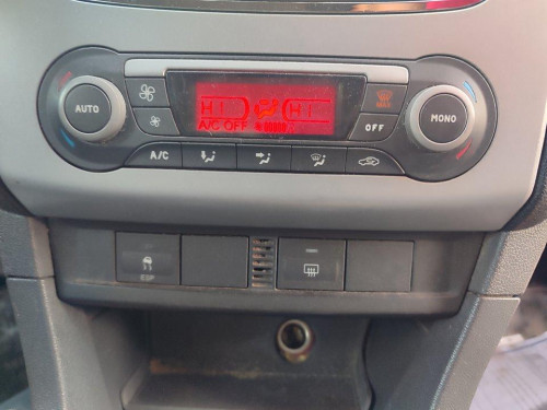 FORD FOCUS BERLINA (CAP) — vehículo donante para recambios 