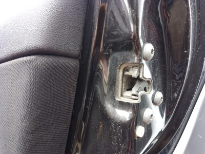 CERRADURA PUERTA TRASERA DERECHA