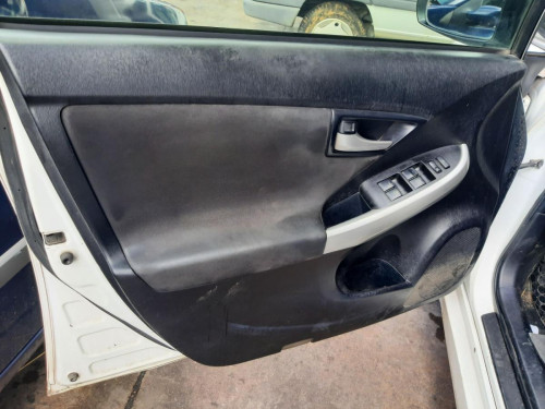  TOYOTA PRIUS (ZVW30) 