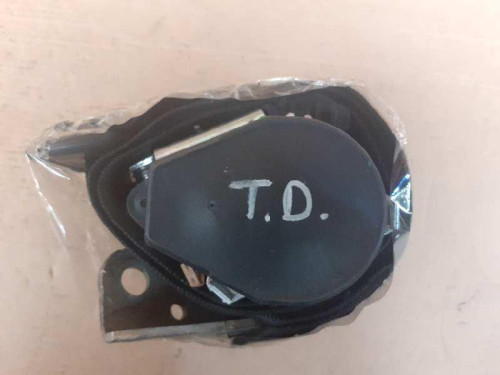  CINTURON SEGURIDAD TRASERO DERECHO 