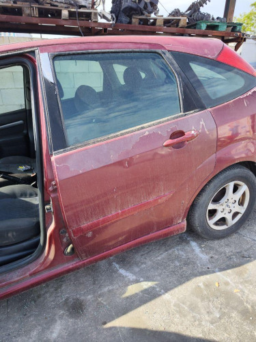 PUERTA TRASERA IZQUIERDA Ford FOCUS BERLINA (CAK) 