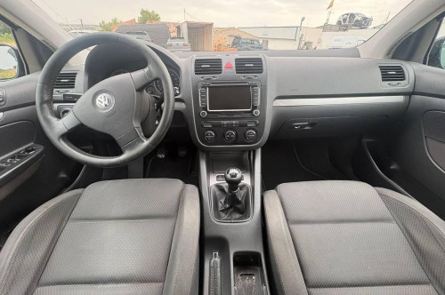 VOLKSWAGEN GOLF V (1K1)(10.2003) — автомобиль-донор на запчасти 