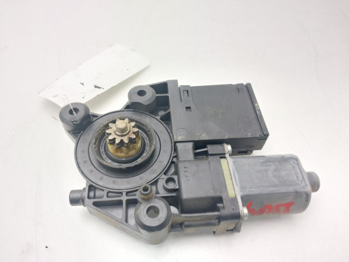 MOTOR ELEVALUNAS DELANTERO DERECHO RENAULT MEGANE III BERLINA 5P 