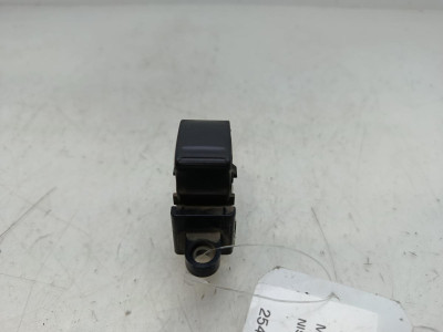 MANDO ELEVALUNAS DELANTERO DERECHO, Nissan, ALMERA (N16/E)