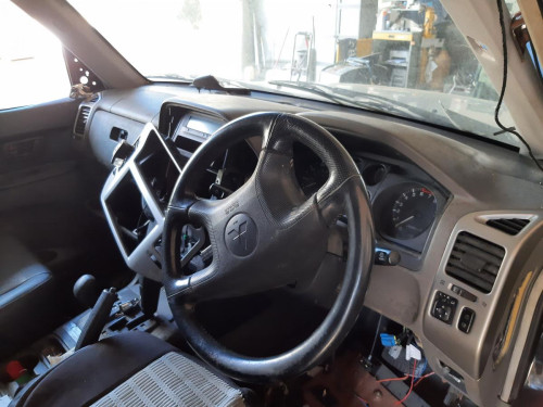  MITSUBISHI MONTERO (V60/V70) 