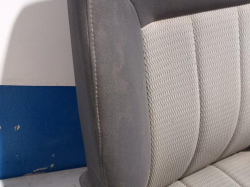  ASIENTO DELANTERO IZQUIERDO 