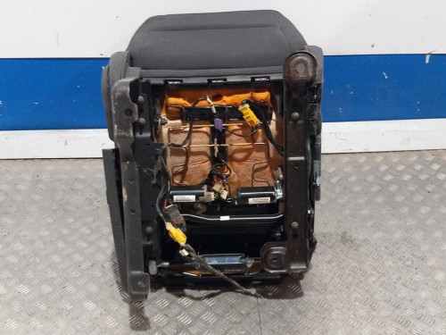  ASIENTO DELANTERO IZQUIERDO 