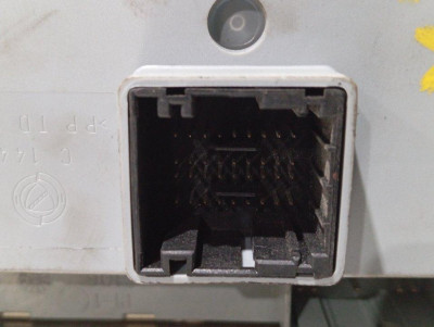 CAJA RELES / FUSIBLES