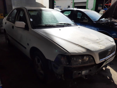 VOLVO S40 BERLINA