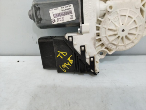 MOTOR ELEVALUNAS TRASERO DERECHO Volkswagen TIGUAN (5N1) 