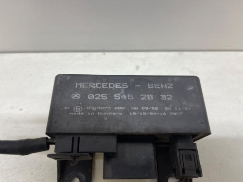 CAJA RELES / FUSIBLES Mercedes-Benz VITO BASIC-KOMBI (639) 