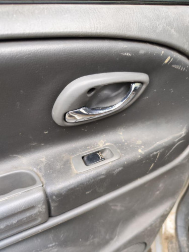 MANETA INTERIOR TRASERA IZQUIERDA de segunda mano