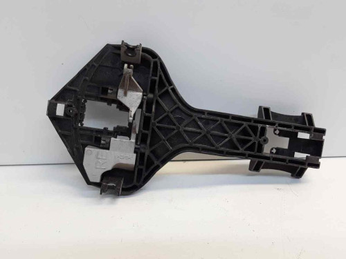 SOPORTE MANETA EXTERIOR DELANTERA DERECHA Mercedes-Benz SPRINTER II CAMIÓN DOKA 