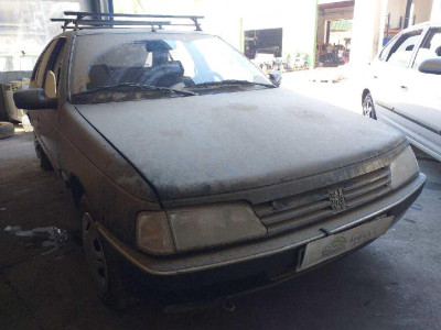 PEUGEOT 405 BERLINA