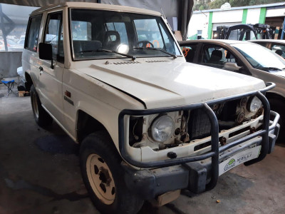 MITSUBISHI MONTERO (L040)