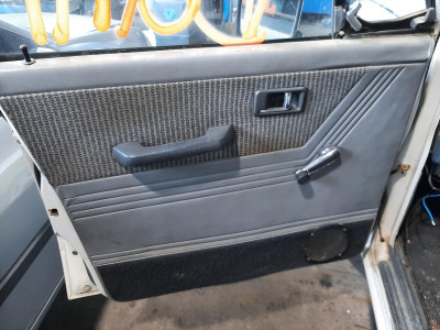 MITSUBISHI MONTERO (L040)