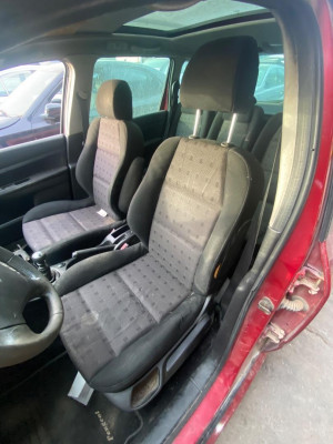 ASIENTO DELANTERO IZQUIERDO