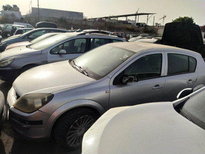 OPEL ASTRA H BERLINA