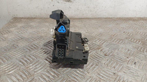 CERRADURA PUERTA DELANTERA IZQUIERDA 