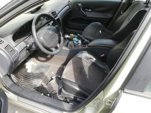RENAULT LAGUNA II (BG0) — vehículo donante para recambios 