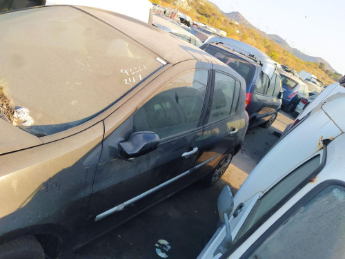  LUNA DELANTERA IZQUIERDA Renault CLIO III 