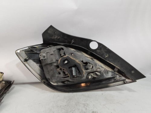 PILOTO TRASERO DERECHO OPEL ASTRA H BERLINA 