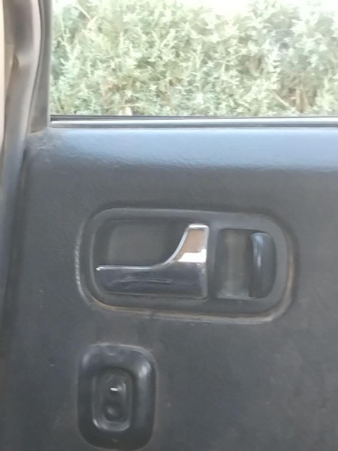MANETA INTERIOR TRASERA DERECHA Nissan Terrano II (R20)(02.1993->) Nissan Terrano II (R20)(02.1993->) 