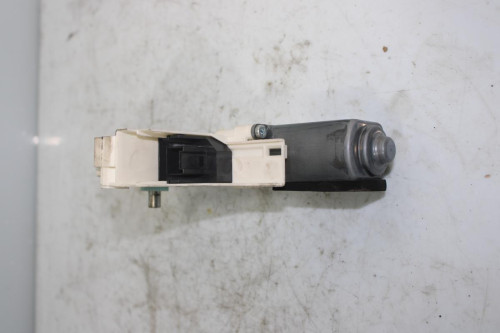 MOTOR ELEVALUNAS DELANTERO DERECHO 