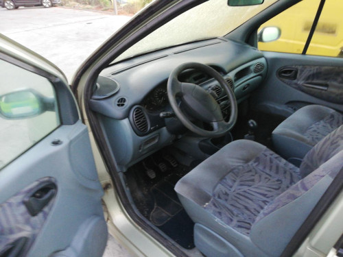 RENAULT MEGANE I SCENIC (JA0) — vehículo donante para recambios 