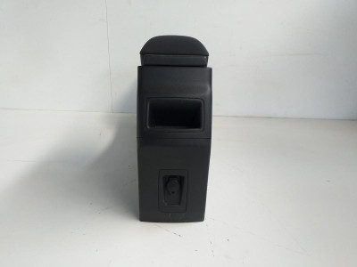 APOYABRAZOS CENTRAL, TOYOTA, AURIS (E18)