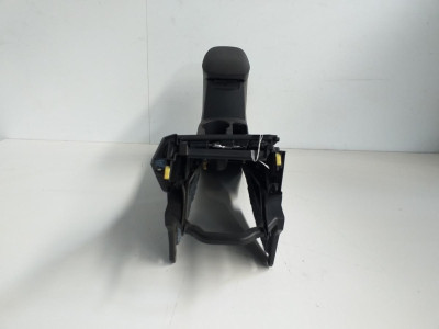 APOYABRAZOS CENTRAL, TOYOTA, AURIS (E18)