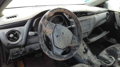 TOYOTA AURIS TOURING SPORTS (E18)