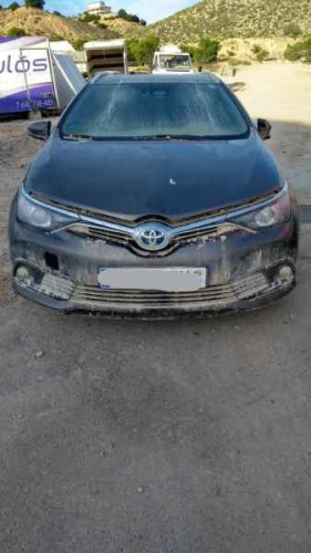 TOYOTA AURIS TOURING SPORTS (E18) — автомобиль-донор на запчасти 