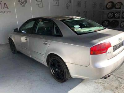 AUDI A4 BERLINA (8E)