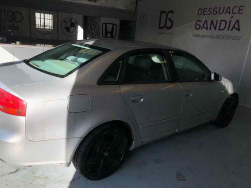  AUDI A4 BERLINA (8E) 