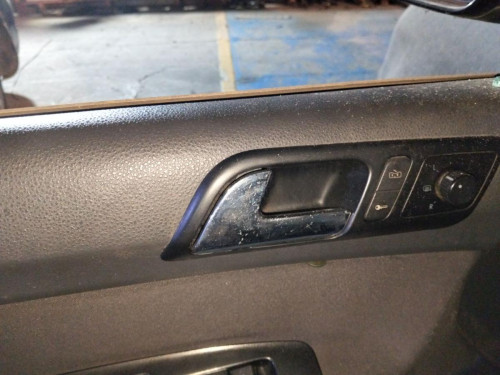 MANETA INTERIOR DELANTERA IZQUIERDA VOLKSWAGEN POLO IV (9N1) 
