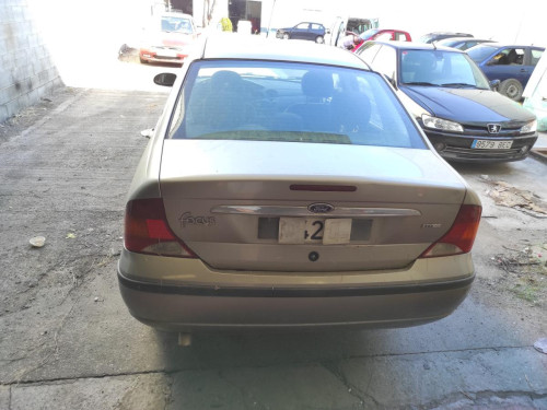 FORD FOCUS BERLINA (CAK) — vehículo donante para recambios 