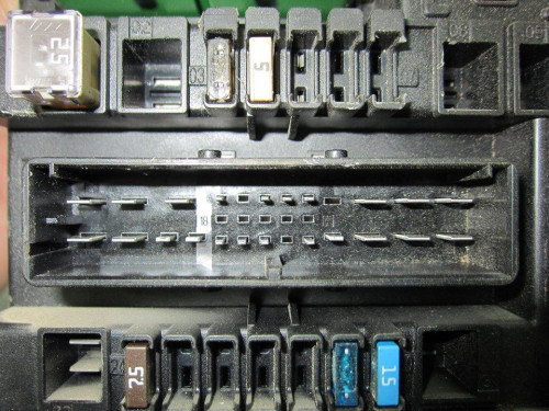  CAJA RELES / FUSIBLES OPEL ASTRA H GTC 