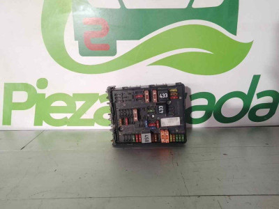 CAJA RELES / FUSIBLES