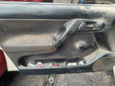 VOLKSWAGEN VENTO (1H2)