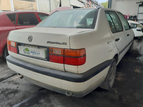  VOLKSWAGEN VENTO (1H2) 