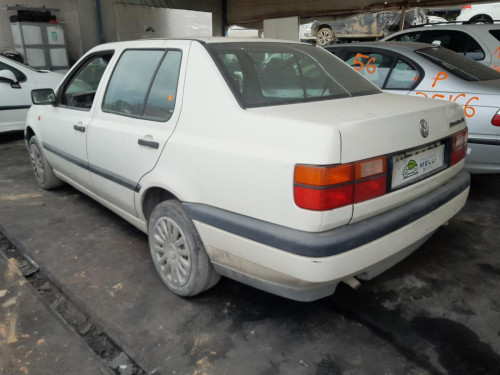  VOLKSWAGEN VENTO (1H2) 