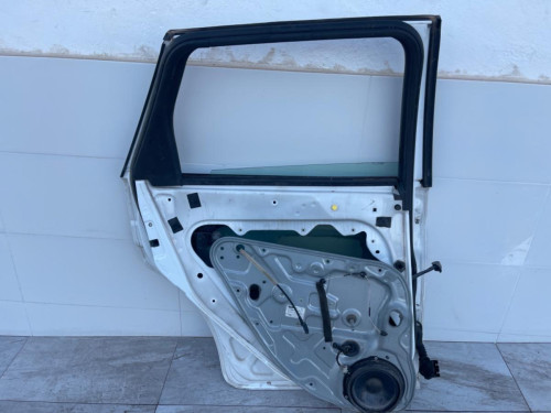 PUERTA TRASERA IZQUIERDA Ford FOCUS SPORTBREAK (CB4) 